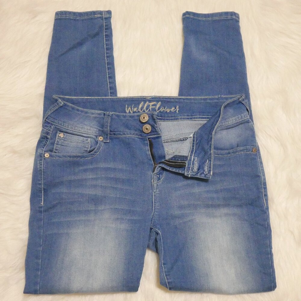 Wallflower Jeans Women Size 13 Straight Leg Blue Denim Pants Mid Rise